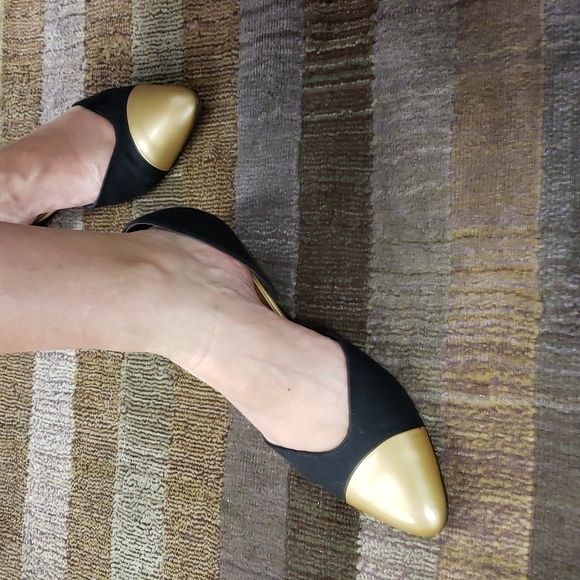 VINTAGE Joyce Smiley Flats Black Linen & Gold Metallic Upper USA  VGUC In Box - Picture 2 of 15